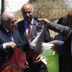 رئيس الاتحاد الدولي لكرة القدم يفتتح ملعب كرة قدم في دوار القرع قرب رام الله