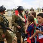 النبي صالح: نشطاء يرفعون البطاقات الحمراء دعما  لوقف عضوية الاحتلال في الفيفا