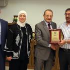 بلدية البيرة تكرم شركائها في مشروع تخضير البيرة