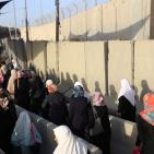 الآلاف يزحفون صوب القدس لأداء صلاة الجمعة الأولى من رمضان  عبر حاجز قلنديا
