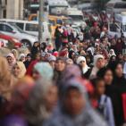 الآلاف يزحفون صوب القدس لأداء صلاة الجمعة الثانية من رمضان عبر حاجز قلنديا