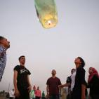 افطار امام سجن عوفر الاحتلالي بالماء والتمر اسنادا للاسرى المضربين عن الطعام