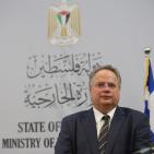 مؤتمر صحفي لوزير الخارجية د. رياض المالكي، مع وزير خارجية دولة اليونان نيكوس كوتزياس