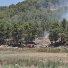 اندلاع حريق هائل في احراش نور شمس شرق طولكرم