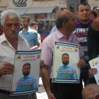 وقفة تضامنية مع الأسير المضرب محمد علان وسط الخليل