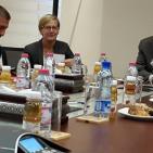 اجتماع صندوق الاستثمار مع المستثمرين في مقره في رام الله