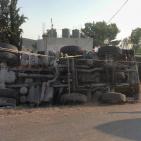 بالصور: اصابة شابين في صوريف جراء انقلاب 