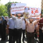 الأكبر منذ 67 عاما..  أكثر من 10 الاف موظف في الاونروا يحتجون على سياستها