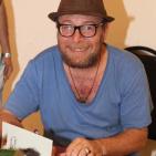 الشاعر مهيب البرغوثي يطلق  ديوانه 