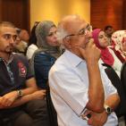 الروائي أنور حامد في ضيافة محمود درويش