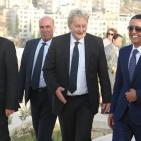 زيارة رئيس بلدية امستردام لمتحف محمود درويش بحضور موسى حديد رئيس بلدية رام الله وأعضاء المجلس