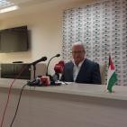 رئيس جامعة بيرزيت يعقد مؤتمرا صحفيا في الجامعة