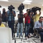 رئيس جامعة بيرزيت يعقد مؤتمرا صحفيا في الجامعة