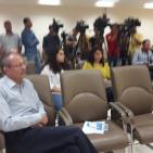 رئيس جامعة بيرزيت يعقد مؤتمرا صحفيا في الجامعة