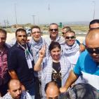 وفد مقدسي  باستقبال الاسير المحرر عمر شلبي امام سجن مجدو