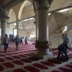 تكسير كاميرات ..... ومصادره هويات واوامر استدعاء واعتقالات بحق صحفي القدس