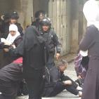 تكسير كاميرات ..... ومصادره هويات واوامر استدعاء واعتقالات بحق صحفي القدس