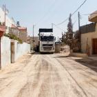 بلدية الخليل تُعبد شارع حيوي في قُب الجانب بعد تأهيله