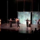 عرض للمسرحية الغنائية حادي القوافل في قصر الثقافة في رام الله