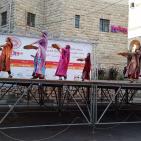 فرقة الهدف للدبكة  الشعبية و فرقة كنعان للتراث والفنون الشعبية في سوق الحرجة رام الله