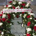 فاروق القدومي وسلمان الهرفي يضعون اكاليل الزهور على اضرحة شهداء حمام الشط بتونس