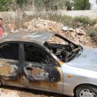 مستوطنون يحرقون سيارة فلسطينية في بيتللو قرب رام الله