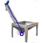 الدفاع المدني ينقذ طفلا عالقا في معصرة الزيتون قرب قلقيلية