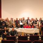 معرض رجلين طوال في مركز السلام بيت لحم‎