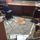 الاحتلال يغلق إذاعة الخليل ويصادر محتوياتها