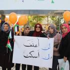 الخليل: النساء ينظمن وقفة 