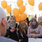 الخليل: النساء ينظمن وقفة 