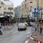 البلدية والشرطة تزيلان البسطات من وسط الخليل