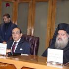 المطران عطا الله حنا خلال زيارته مؤتمر عن القدس في مدينة القاهرة