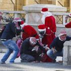 بابا نويل يشارك في مواجهات بيت لحم