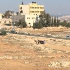 صور: قوات الاحتلال تحاصر مدرسة شرق بيت لحم