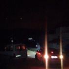 صور: عائلة تنجو من هجوم للمستوطنين شرق نابلس