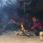 الأحوال المعيشية لأطفال البدو في عين قينيا قضاء رام الله تزامنا مع المنخفض الجوي