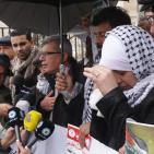 صور: وقفة تضامنية مع الاسير محمد القيق امام مقر الصليب الاحمر برام الله