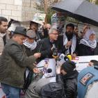 صور: وقفة تضامنية مع الاسير محمد القيق امام مقر الصليب الاحمر برام الله