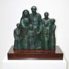 تمثال مصغر للفنانين عناني ومنصور حول تاريخ رام الله في غاليري زاوية