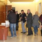 الكاتب  اسامه العيسه  يوقع روايته 