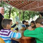 جمعية الزيزفونة ومكتبة بلدية نابلس تعقدان دورة قراءة اللأطفال