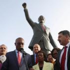 مراسم احتفالية بمشاركة الرئيس الفلسطيني محمود عباس بمناسبة إزاحة الستار عن تمثال المناضل الراحل نلسون منديلا