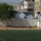 اصابات بالاختناق اثر اعتداء جنود الاحتلال على مدرسة بالخليل