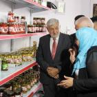 بالصور... افتتاح الروزنة للانتاج النسوي في الخليل