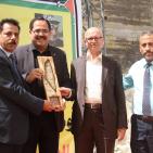 الصور: الحمد الله يضع حجر الأساس لمدرسة الشهداء في قرية بيت وزن- نابلس