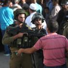 دخول المصلين  عبر حاجز قلنديا لاداء صلاة الجمعة الاخيرة في رمضان