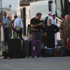 صور لمغادرة الدفعة الثالثة من الحجاج عبر معبر الكرامة