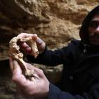 جولة في المقبرة الأثرية الرومانية شمال غزة