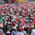 صور.. الحمد الله يشارك بمسيرة في اسطنبول ويوجه رسالة خلالها